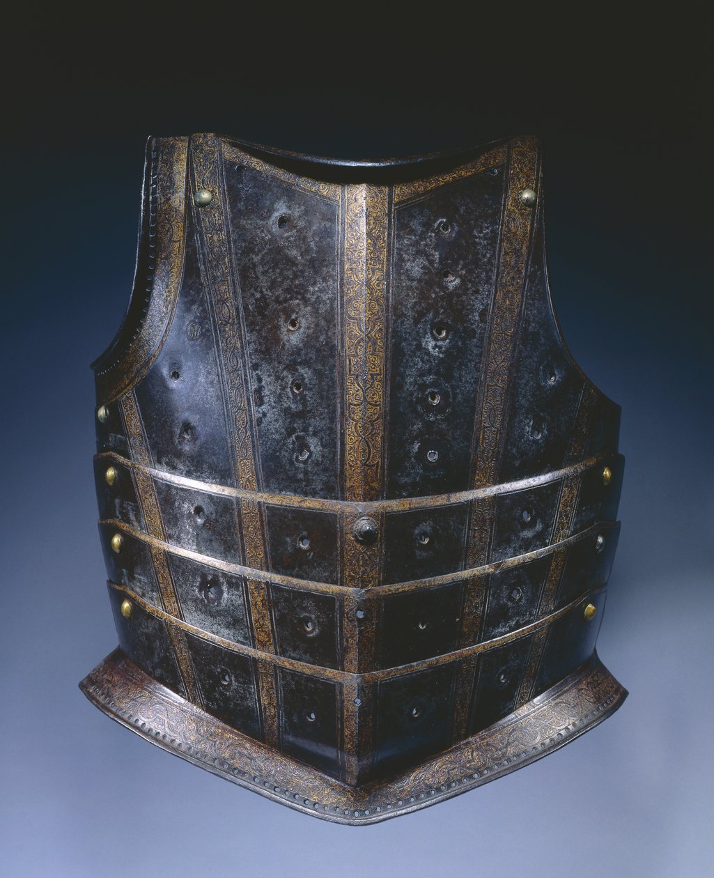 ब्रैस्ट का हुस्सार क्यूरैस, c.1580 (etched और सोने का पानी चढ़ा हुआ स्टील) द्वारा जर्मन स्कूल