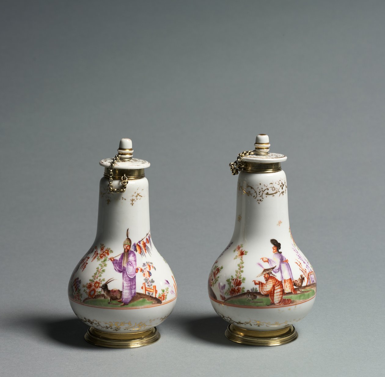 कवर फ्लास्क, निर्माता Meissen चीनी मिट्टी के बरतन कारखाने, जर्मनी, c.1720-1723 द्वारा जर्मन स्कूल