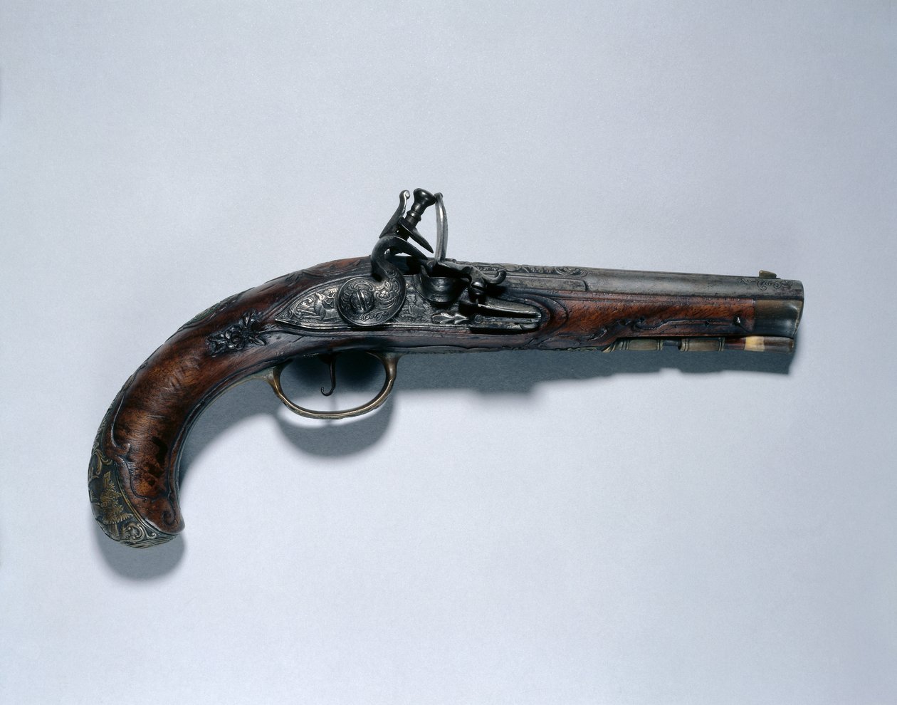 Flintlock पिस्तौल, बैरल निर्माता जोहान एंड्रियास Kuchenreuter (1716-1795), c.1750 (इस्पात, अखरोट स्टॉक, पीतल माउंट, बैरल सोने, पीतल और चांदी के साथ जड़ा हुआ) द्वारा जर्मन स्कूल