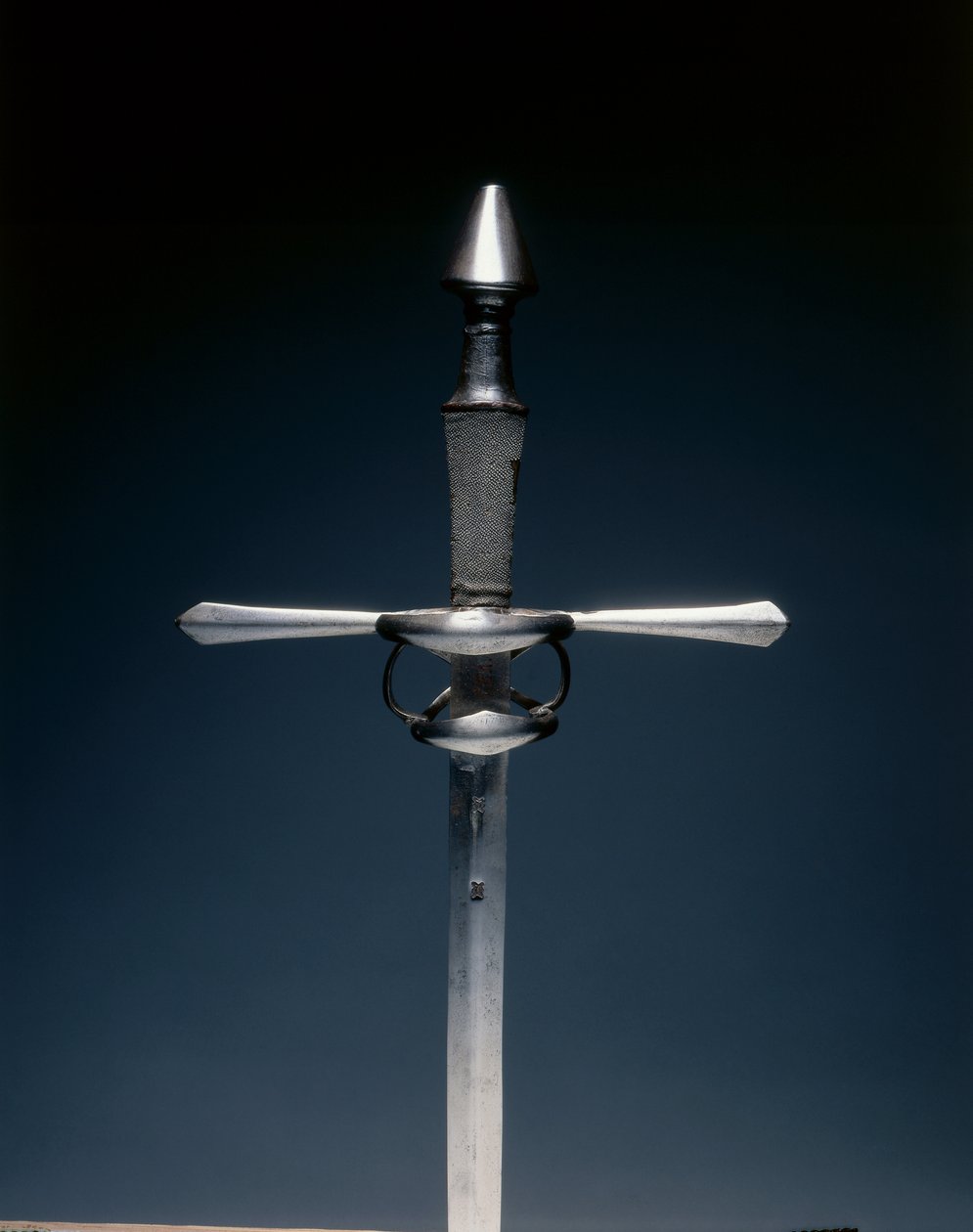 हाथ और एक आधा तलवार, c.1540-1580 द्वारा जर्मन स्कूल