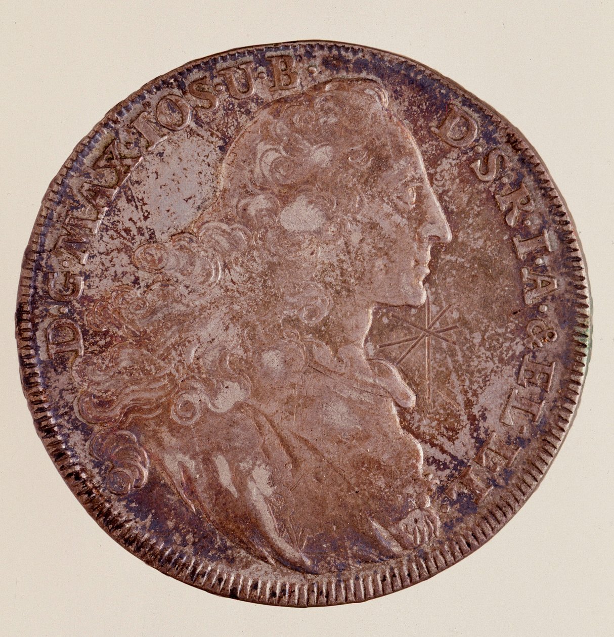 मैक्सिमिलियन III जोसेफ (मैक्सिमिलियन III जोसेफ डी बावियर) (1727-1777) 1769 डायम का सिल्वर थेलर (तालाब)। 4.1 सेमी नेपल्स, म्यूजियो आर्कियोलॉजिकोlogic द्वारा जर्मन स्कूल