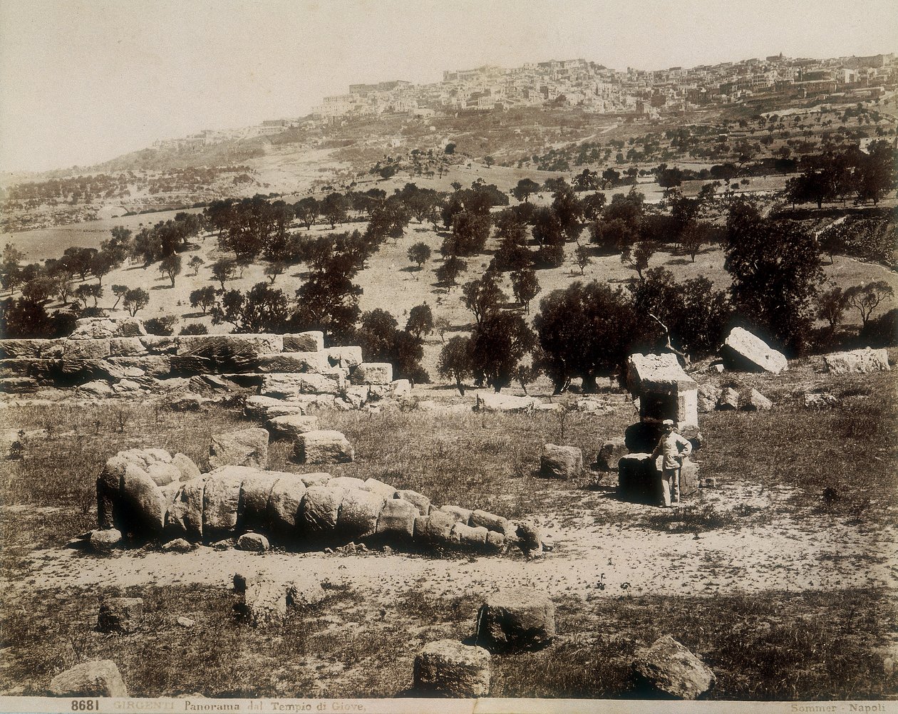 एग्रीजेंटो: बृहस्पति के मंदिर के खंडहरों का एक दृश्य द्वारा जियोर्जियो गर्मी