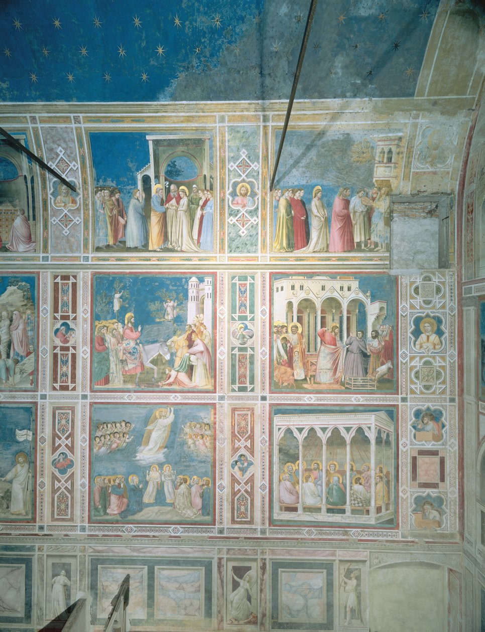 बाईं दीवार पर भित्तिचित्रों का दृश्य, c.1303-05 (पुनर्स्थापना के बाद) द्वारा गियोटो डि बॉन्डोन