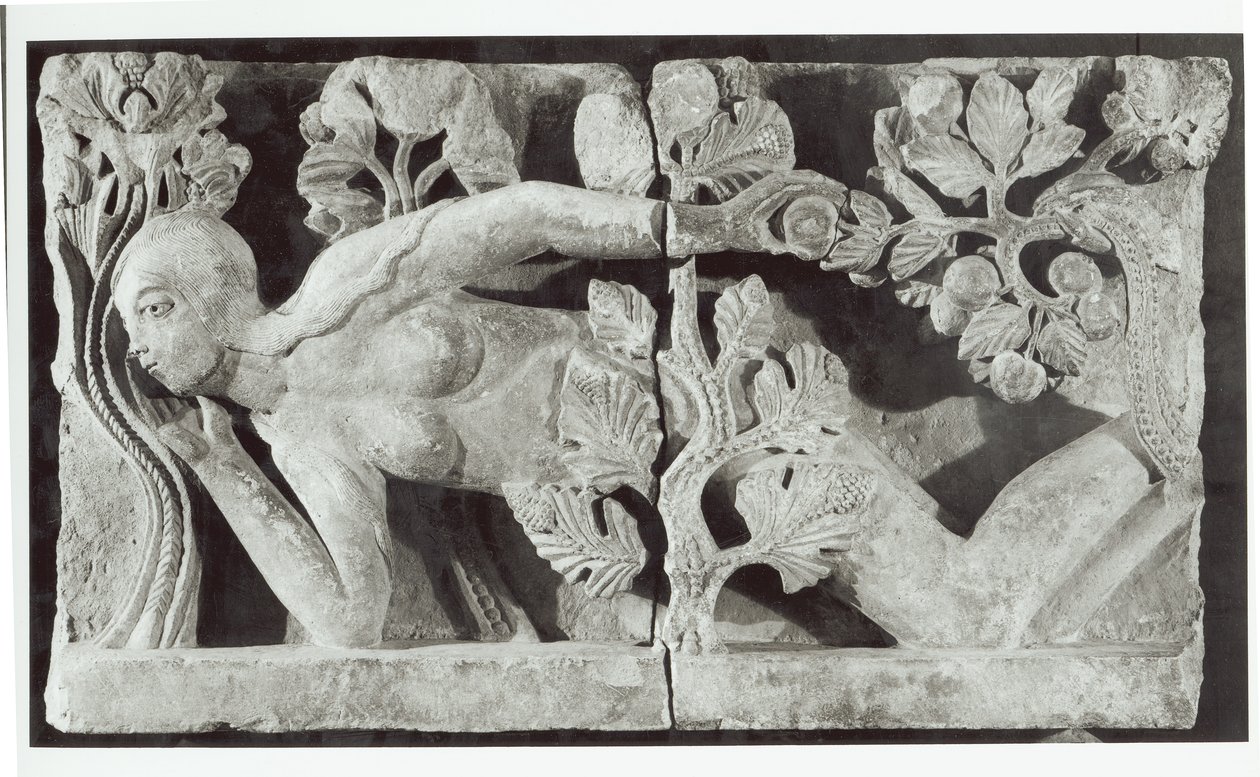 ईव, सेंट लाज़ारे के कैथेड्रल के पोर्टल से लिंटेल का टुकड़ा, c.1135-40 द्वारा गिस्लेबेर्टस