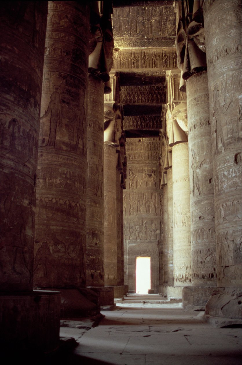 हाइपोस्टाइल हॉल में हाथ सिर के स्तंभ, c.125 BC-AD 60 द्वारा ग्रीको रोमन