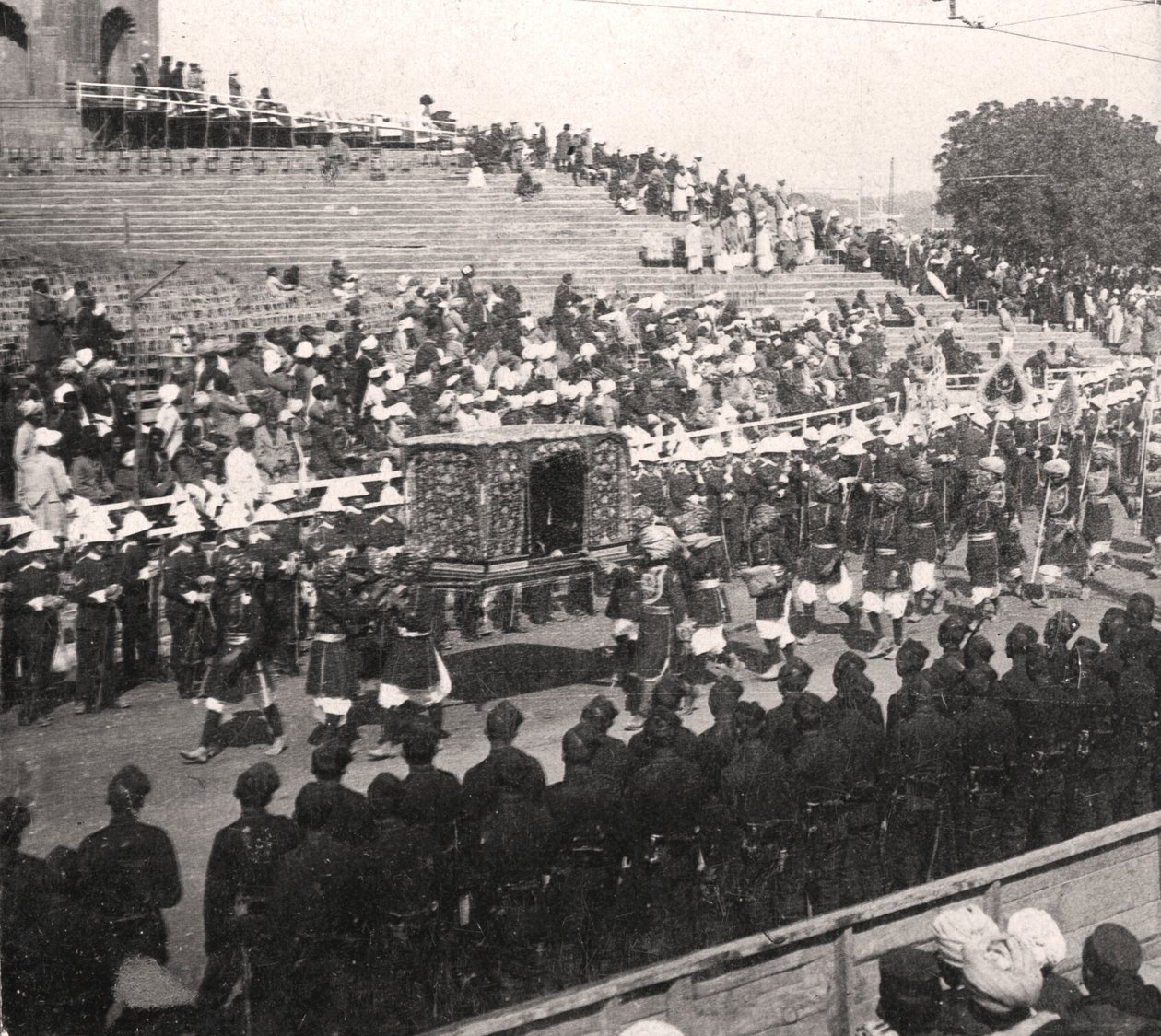 एक शाही जुलूस में एक राज्य पालकी, दिल्ली, भारत, 1912। द्वारा एचडी गिरवुड