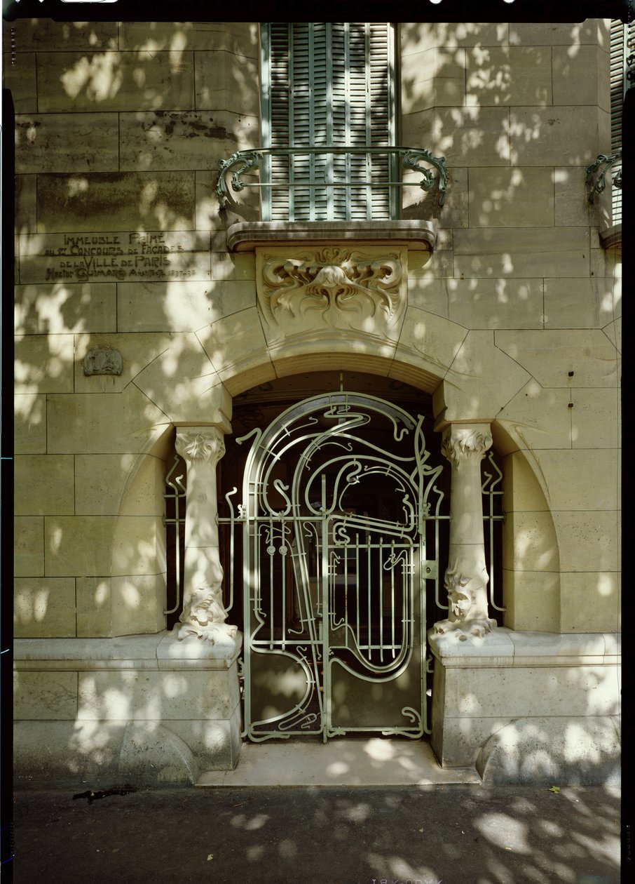 गेटवे way Castel-Beranger ’, नंबर 14, रुए ला फोंटेन, 1897-98 द्वारा हेक्टर गुइमार्ड