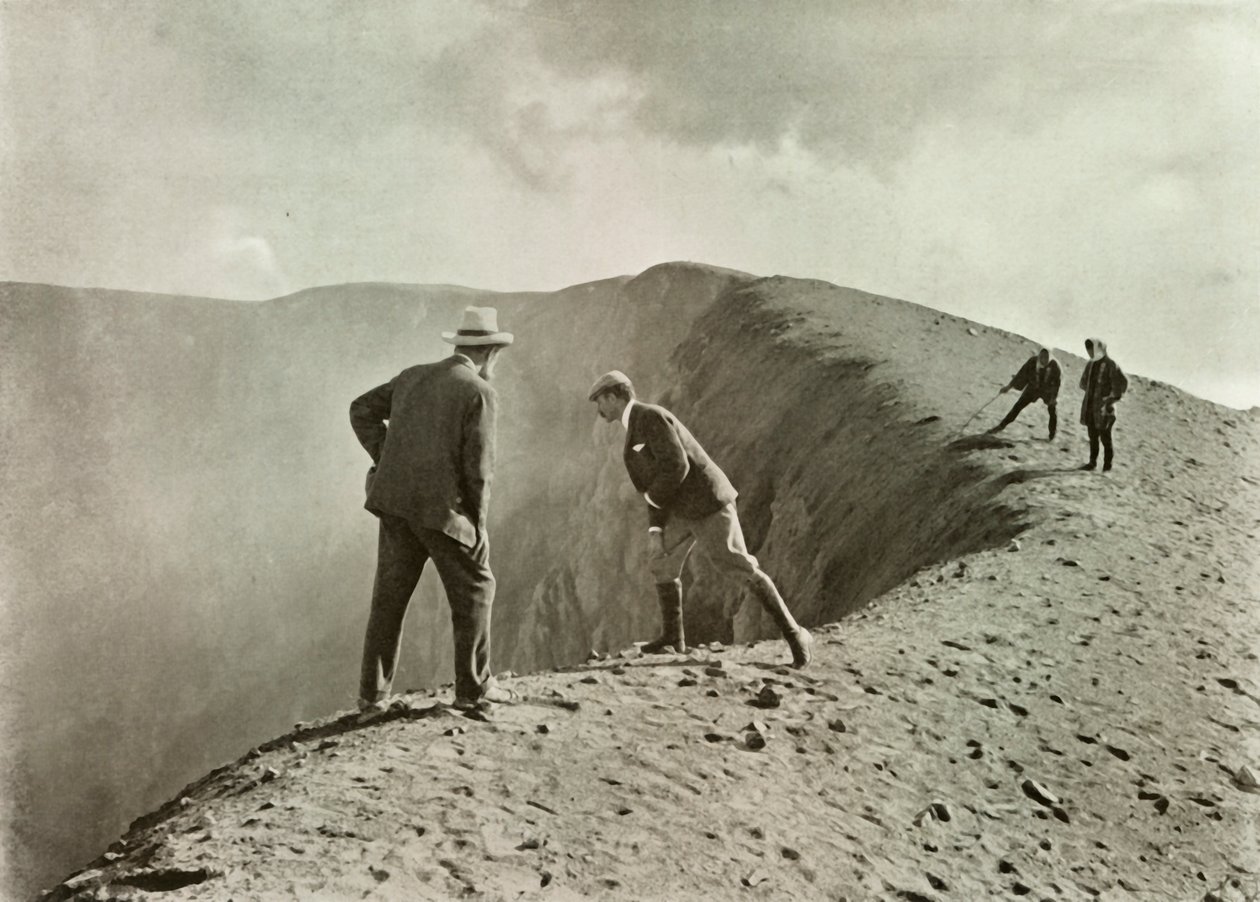 द क्रेटर्स ब्रिंक, असमा-यम, 1910। द्वारा हर्बर्ट पोंटिंग