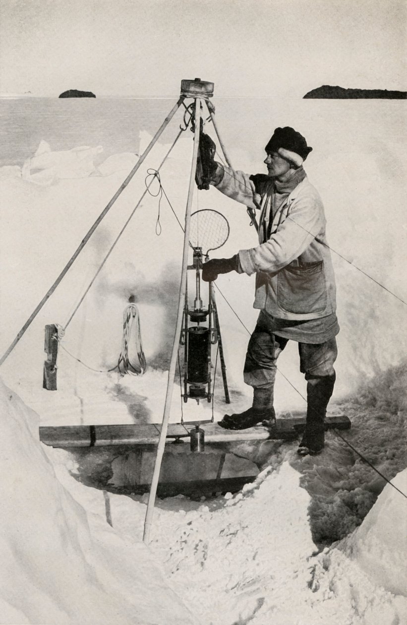 Nansen-Petersen इंसुलेटेड वाटर-बॉटल के साथ EW नेल्सन, c1911, 1913 द्वारा हर्बर्ट पोंटिंग