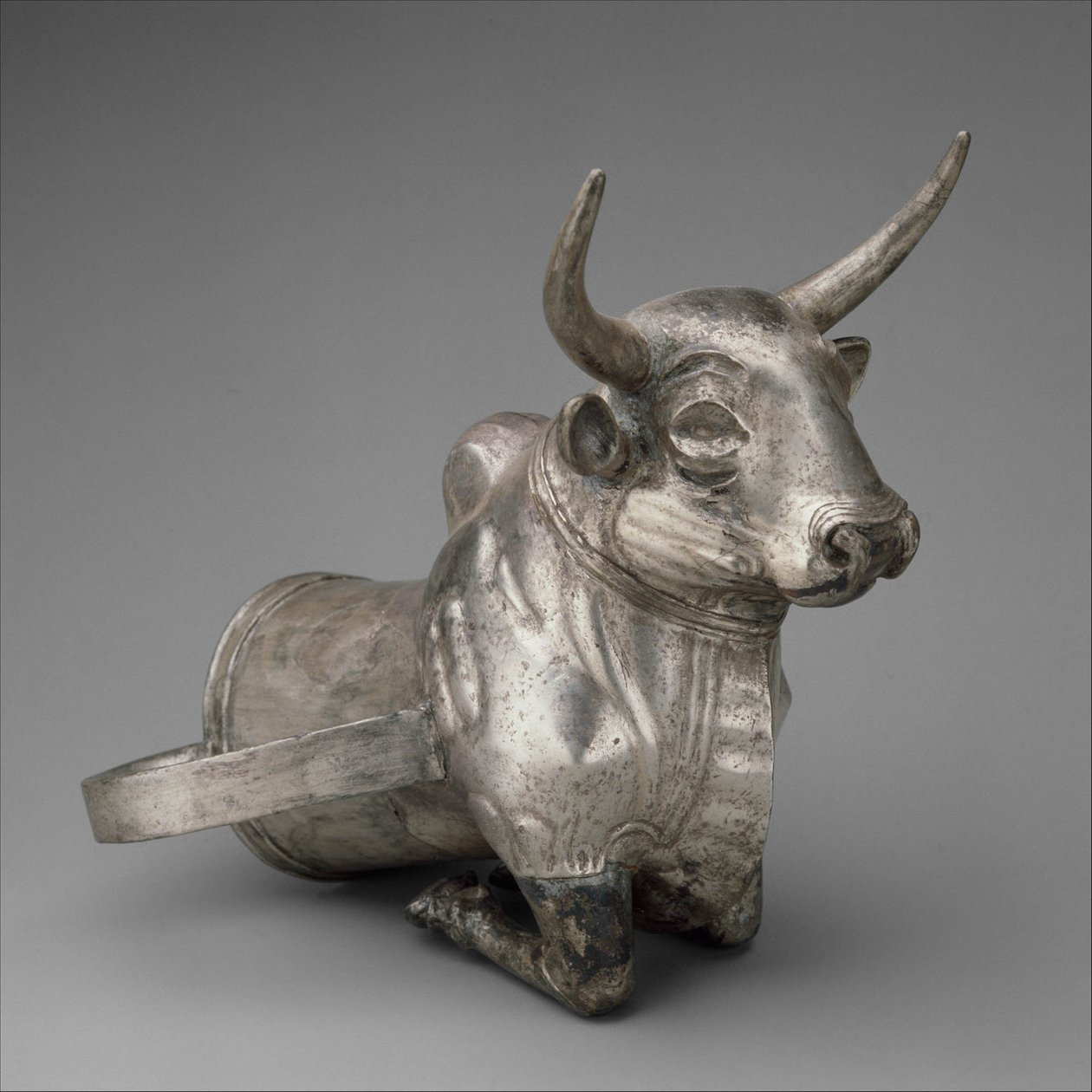 एक बैल के अग्र भाग में समाप्त होने वाला पोत, c.1300 ई.पू. (चांदी) द्वारा हित्ती