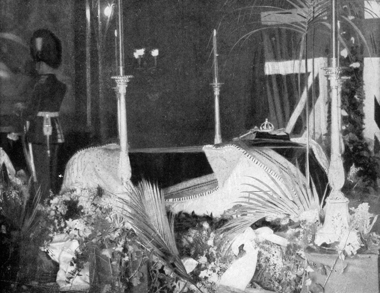 1901 में ओसबोर्न हाउस में राज्य में पड़ी रानी विक्टोरिया। द्वारा ह्यूजेस और मुलिंस
