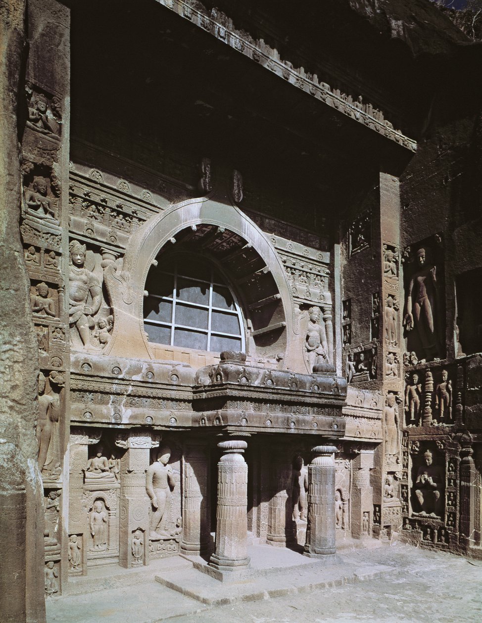 प्रवेश द्वार का दृश्य, गुफा 19 द्वारा इंडियन स्कूल