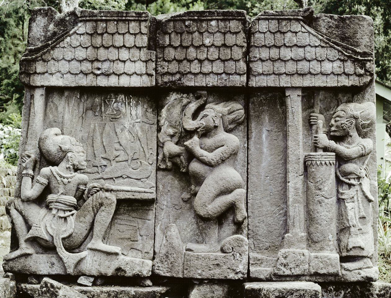 लोहार दृश्य (ज्वालामुखी पत्थर) द्वारा इंडोनेशियाई स्कूल