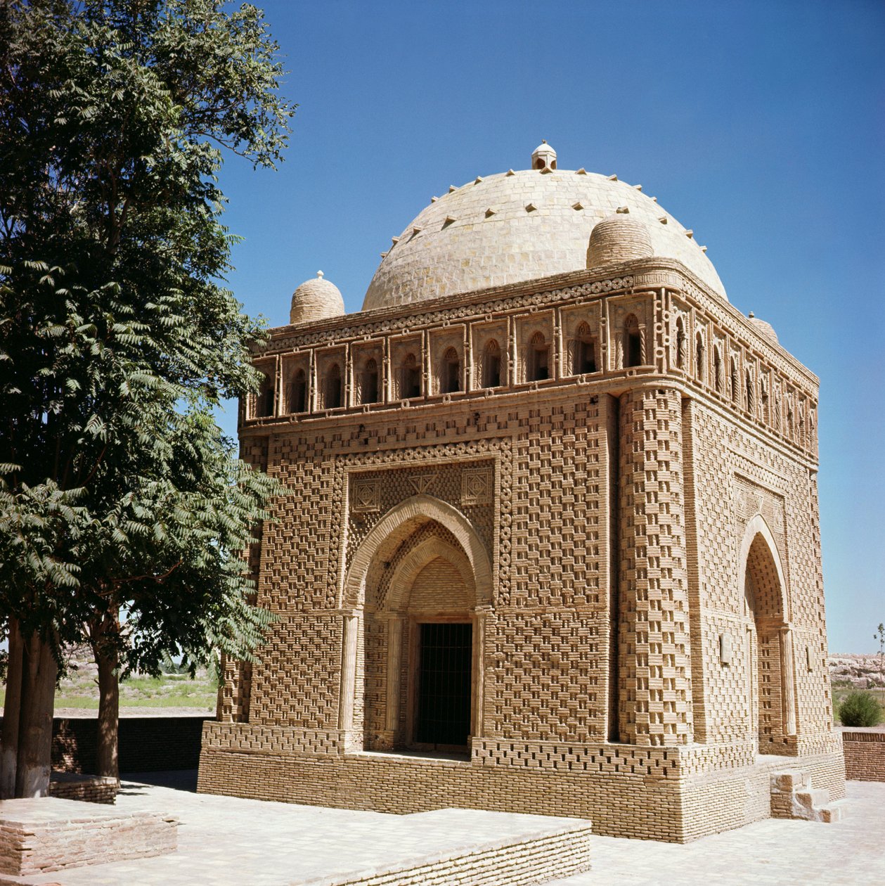 बाहरी दृश्य, c.907 ई द्वारा इस्लामी स्कूल
