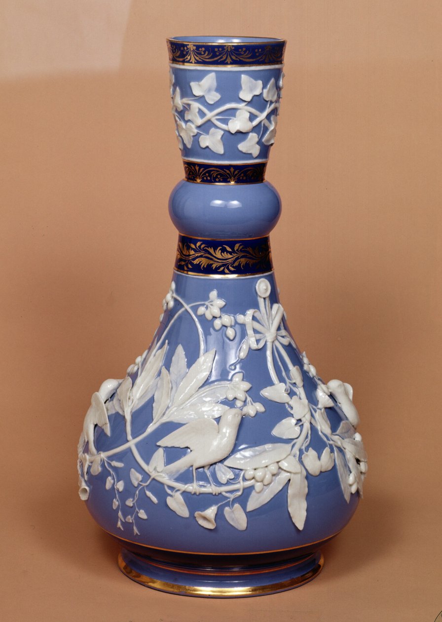 Ginori-Lisci, डोकिया, 1862 (मिट्टी के बरतन) द्वारा लागू सफेद सजावट के साथ फूलदान द्वारा इतालवी स्कूल