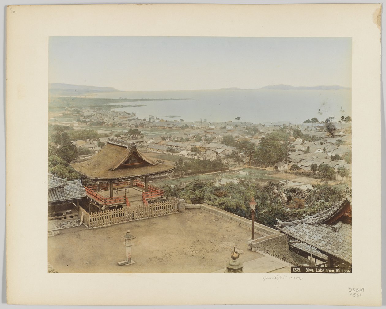 मिइडेरा, जापान से बीवा झील, c.1890 (हाथ से रंगीन b/w फोटो) द्वारा जापानी फोटोग्राफर