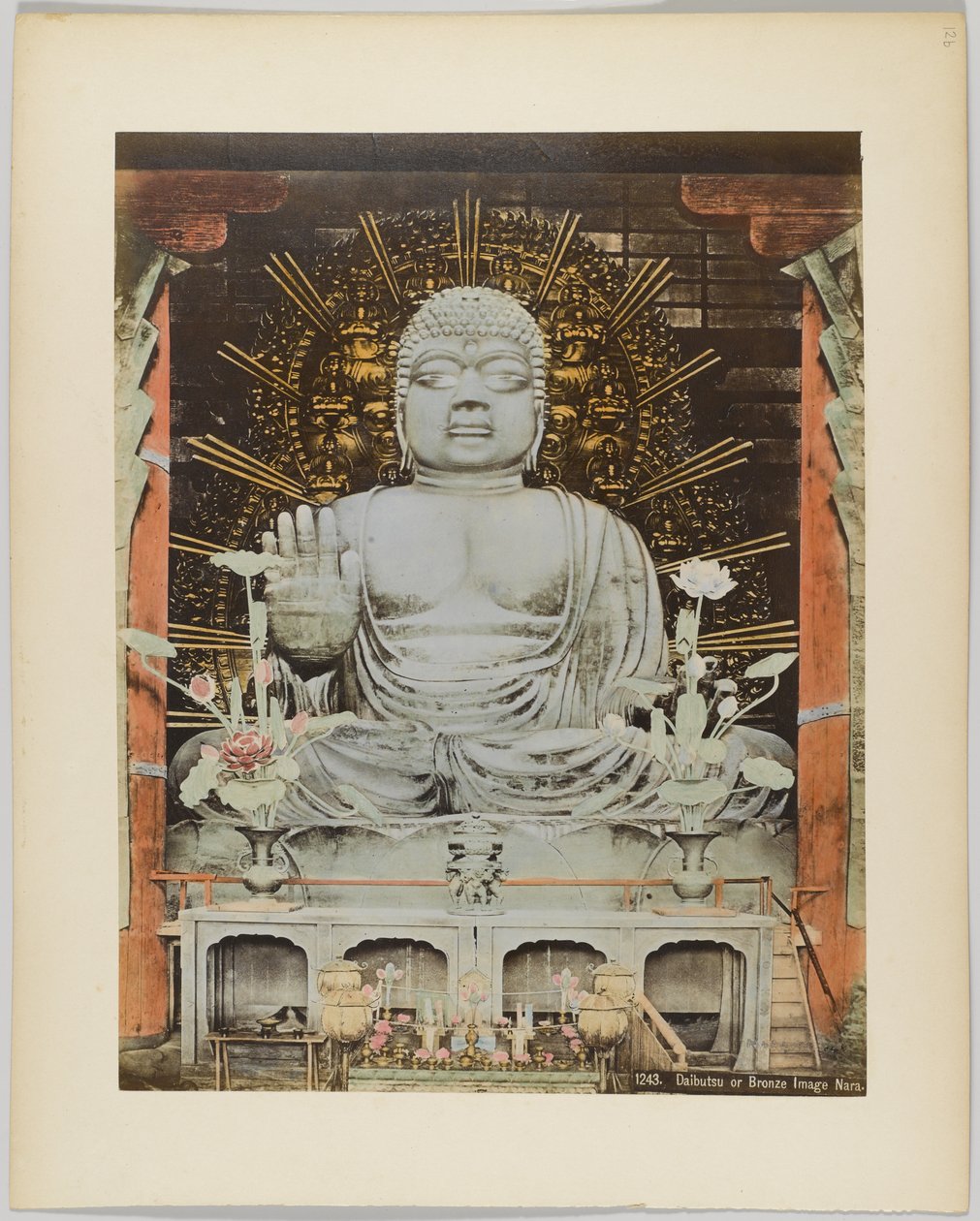 Daibutsu या कांस्य छवि, नारा, जापान (हाथ से रंगीन b/w फोटो) द्वारा जापानी फोटोग्राफर