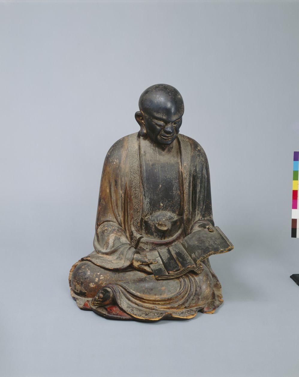 अर्हत (पवित्र पुरुष): पाँच सौ अरहट में से तीन, c.1687 - 95 (लकड़ी, सूखी लाह और सोना, रंगों के साथ (बाद में लागू किया गया)) द्वारा जापानी स्कूल