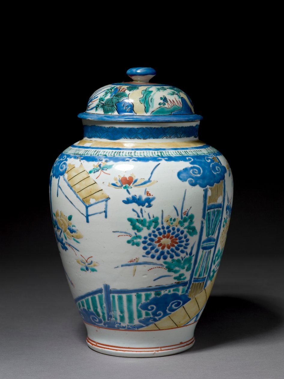 संबंधित आवरण के साथ जार, c.1660-80 (तामचीनी के साथ चीनी मिट्टी के बरतन) द्वारा जापानी स्कूल