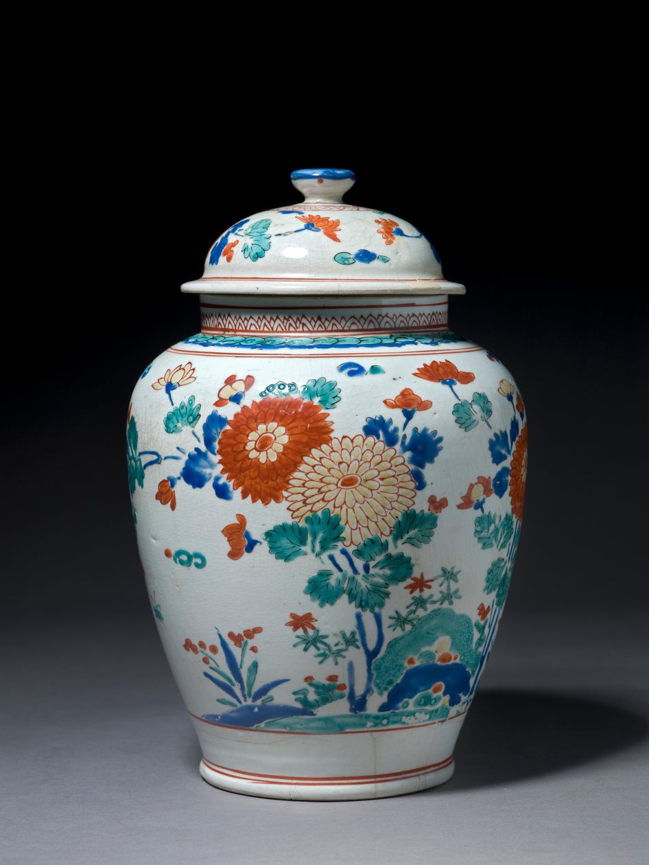 जार कवर के साथ, c.1670-80 (काकीमन पोर्सिलेन) द्वारा जापानी स्कूल