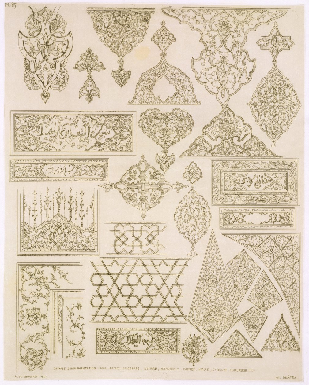 डेल्ट्रे, पेरिस, 1857 द्वारा प्रकाशित &39;आर्ट एंड इंडस्ट्री&39; से हथियारों, सीमाओं, पांडुलिपियों आदि के लिए अलंकरण का विवरण द्वारा जीन फ्रेंकोइस अल्बानिस डी ब्यूमोंट
