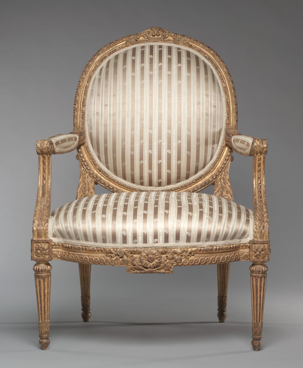 आर्मचेयर (फौटुइल), c.1765 (नक्काशीदार और सोने का पानी चढ़ा हुआ लकड़ी) द्वारा जीन बैप्टिस्ट टिलियार्ड