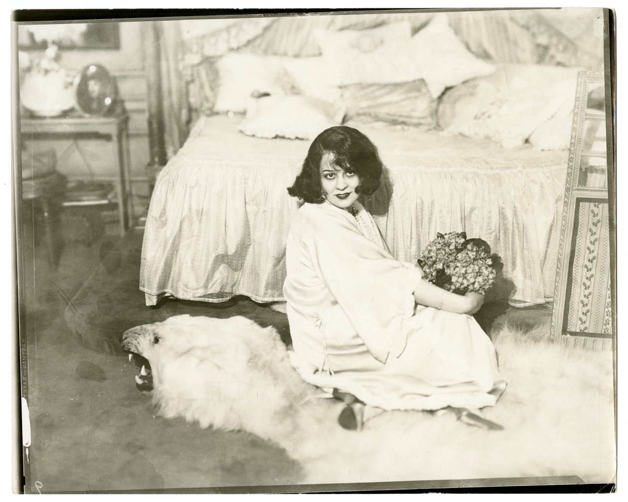 लेनोर उलरिक, c.1915-28 (जिलेटिन सिल्वर फोटो) द्वारा जेसी टार्बो बील्स