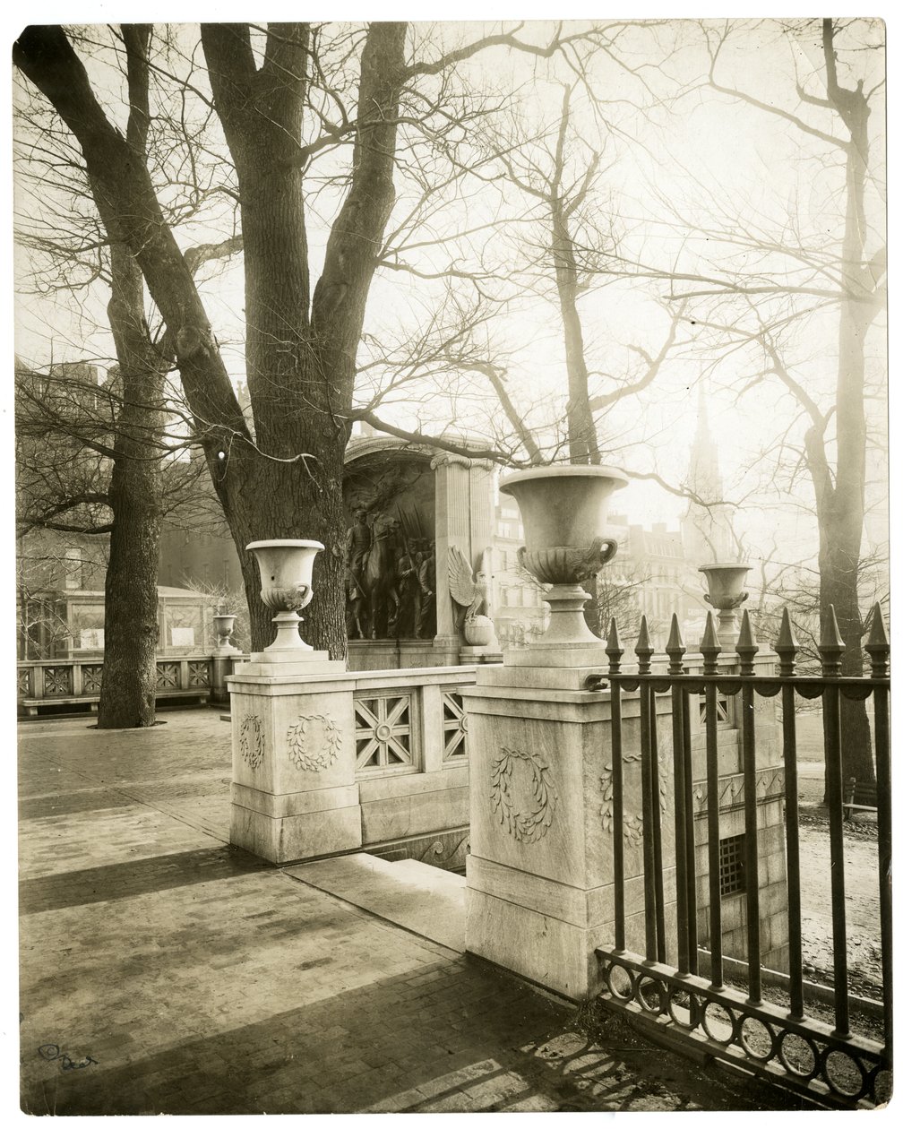 शॉ मेमोरियल, बोस्टन, यूएसए, c.1902-10 (जिलेटिन सिल्वर फोटो) द्वारा जेसी टार्बो बील्स