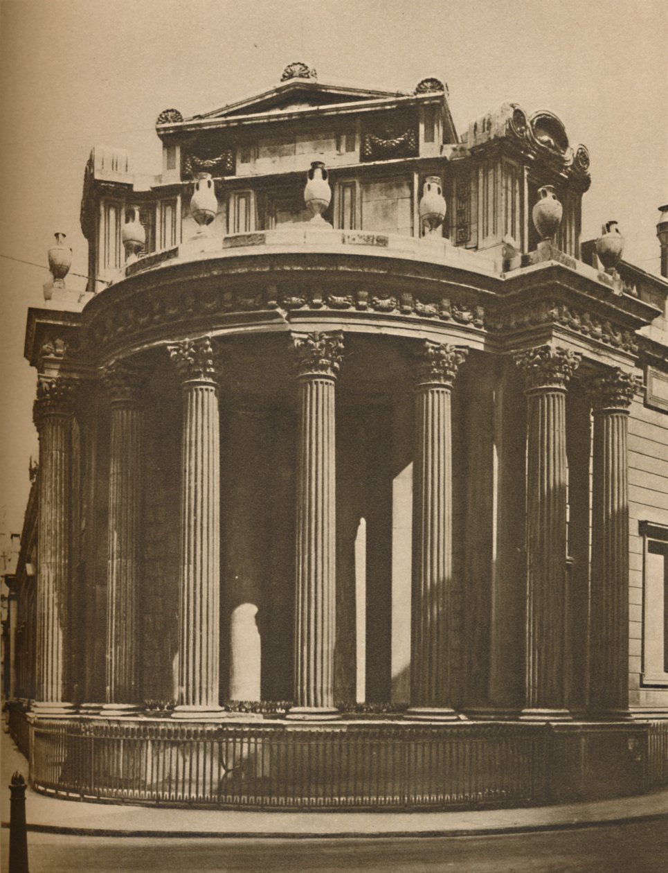 टिवोली कॉर्नर, सर जॉन सोन्स कृति बैंक ऑफ इंग्लैंड में, c1935। द्वारा जोएल