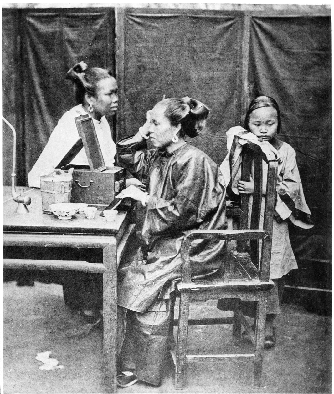 शौचालय, c.1867-72 द्वारा जॉन थॉमसन