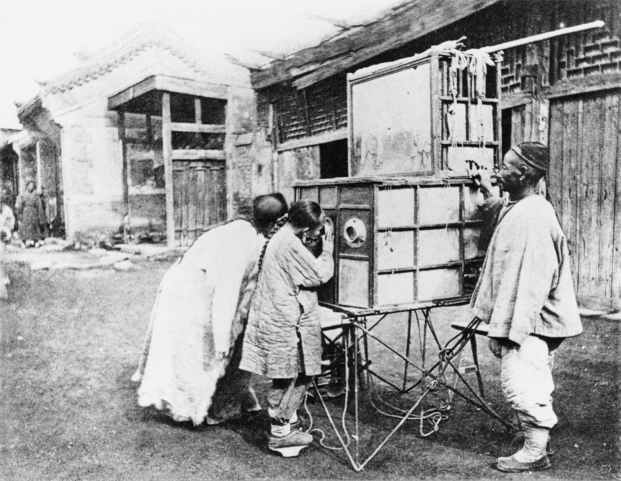 जादू लालटेन, c.1870 द्वारा जॉन थॉमसन