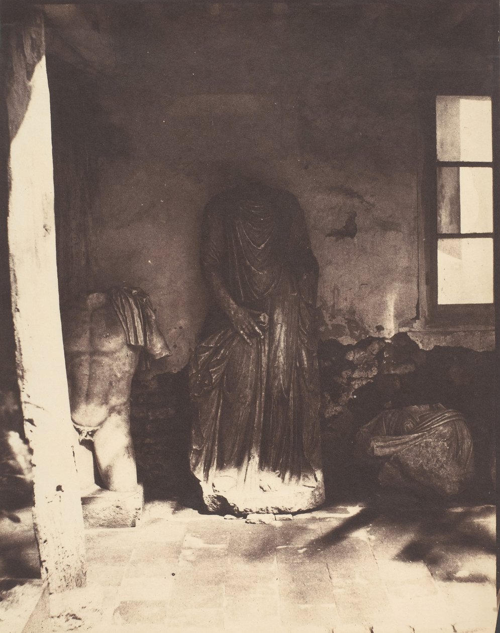 चेरचेल, अल्जीरिया में संग्रहालय में पुरावशेष, 1853-54। द्वारा जॉन बेस्ली ग्रीन