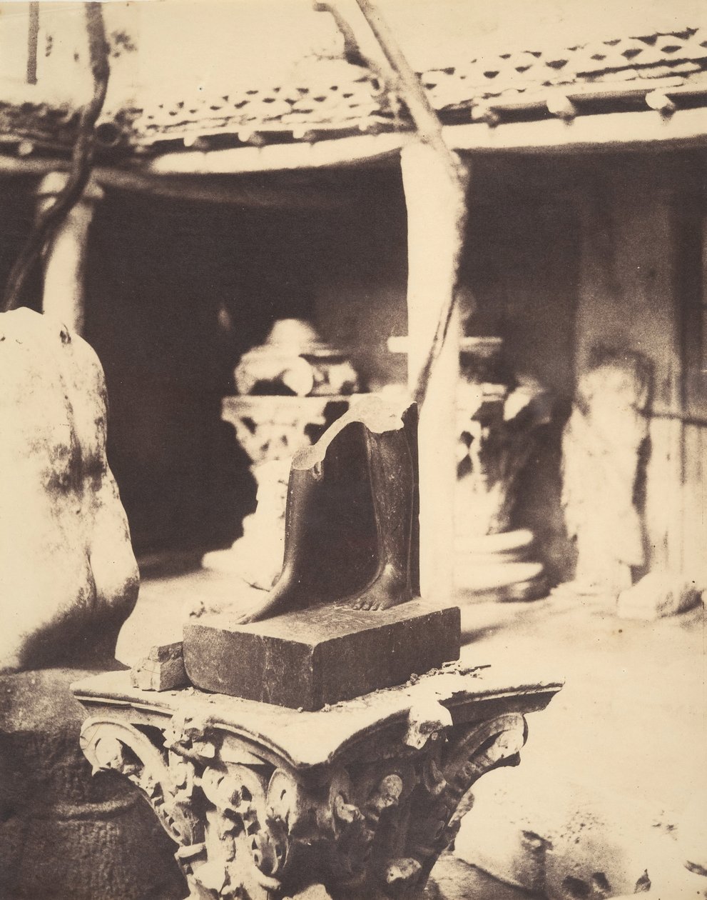 चेरचेल, अल्जीरिया, 1856 में संग्रहालय में एक मिस्र की मूर्ति का टुकड़ा। द्वारा जॉन बेस्ली ग्रीन