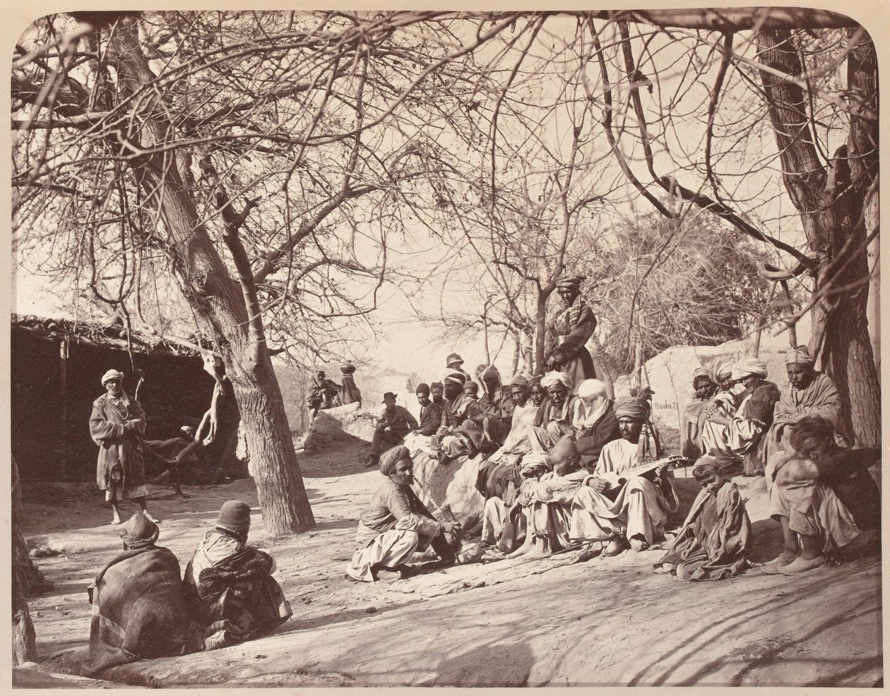 जलालाबाद शहर में एक सड़क दृश्य, 1878 द्वारा जॉन बर्क
