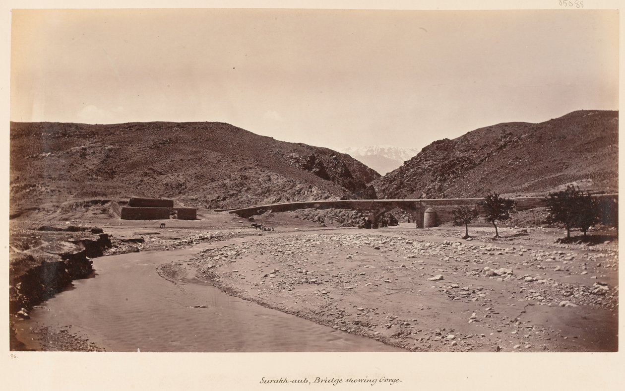 The bridge at Surakh-aub, 1879 द्वारा जॉन बर्क