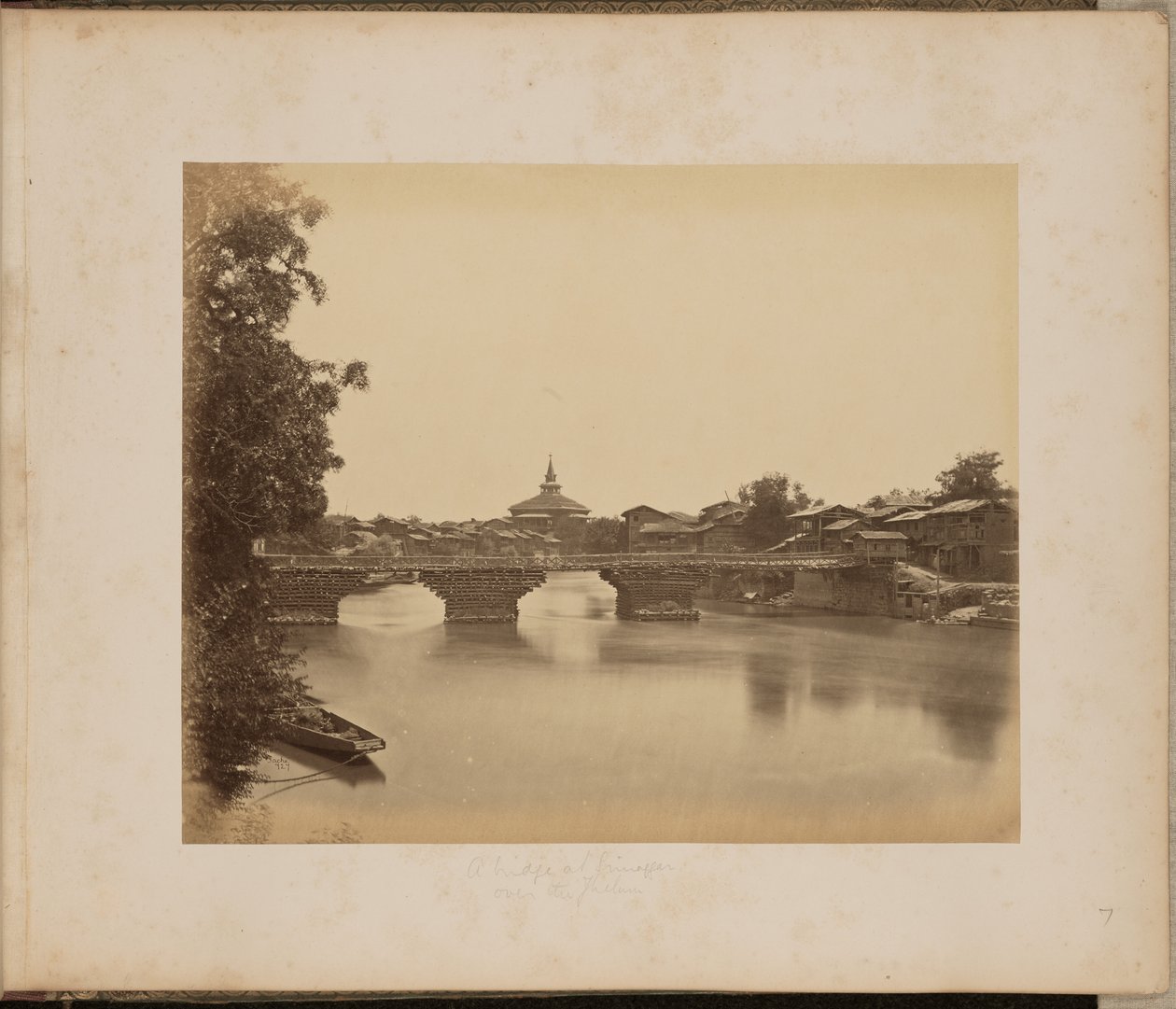  द्वारा जॉन एडवर्ड साचे