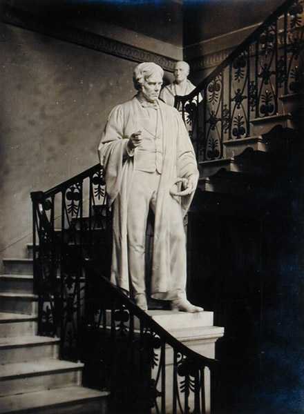 माइकल फैराडे (1791-1867) (संगमरमर) द्वारा जॉन हेनरी फोले