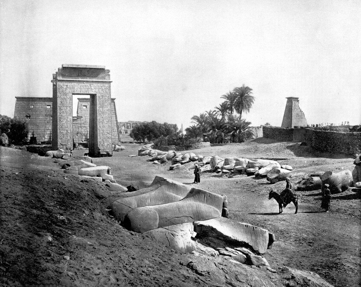 एवेन्यू ऑफ स्फिंक्स, कार्नक, मिस्र, 1893। द्वारा जॉन एल। स्टोडर्ड