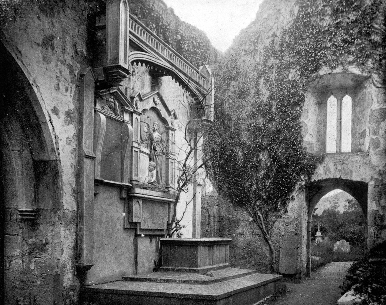 मैक्रॉस एबे, लेक ऑफ़ किलार्नी, आयरलैंड, 1893। द्वारा जॉन एल। स्टोडर्ड