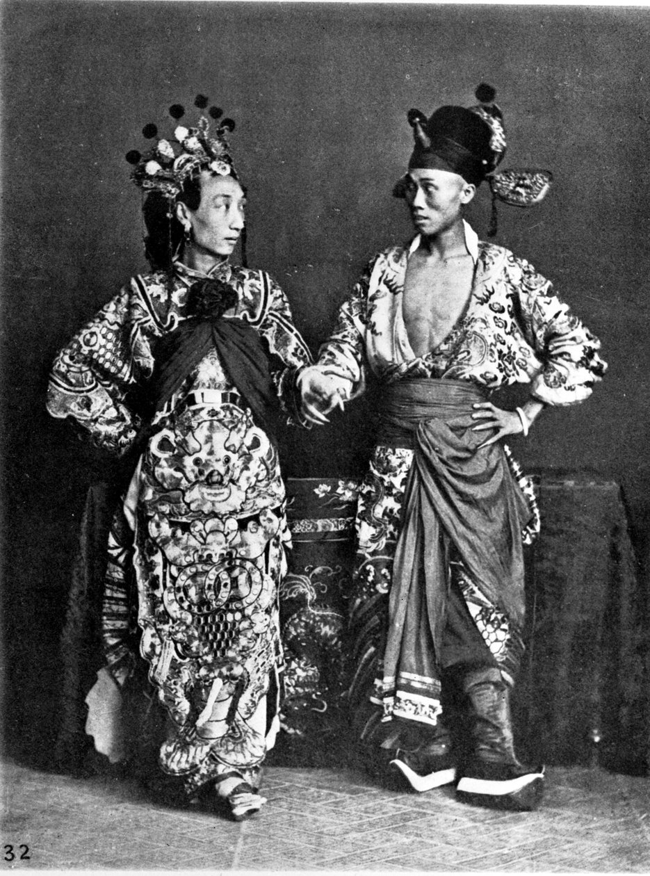 चीन, 2 अभिनेता (पुरुष) नृत्य, c.1870 (फोटो) द्वारा जॉन थॉमसन