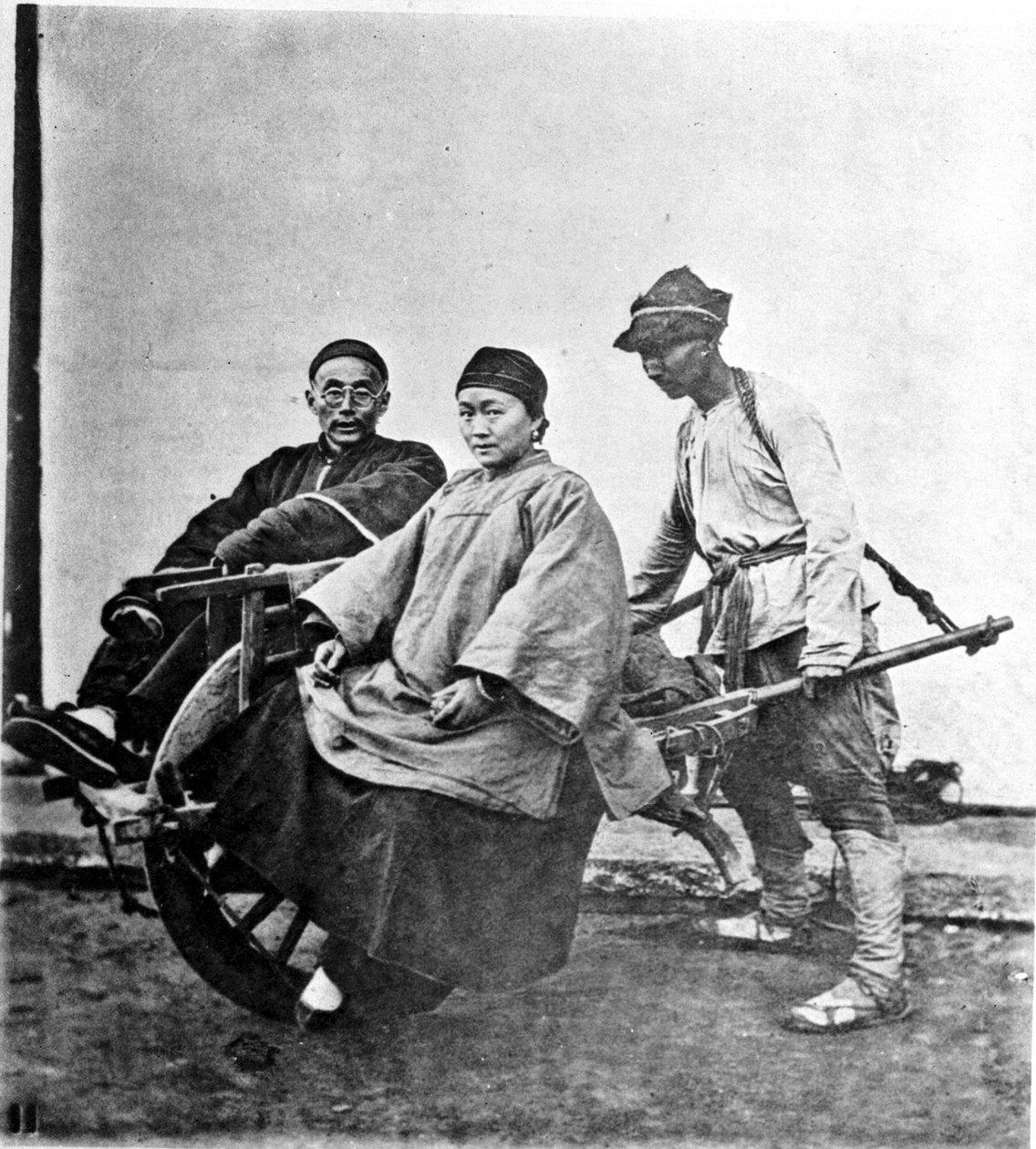 चीन, रिक्शा c.1870 (फोटो) द्वारा जॉन थॉमसन