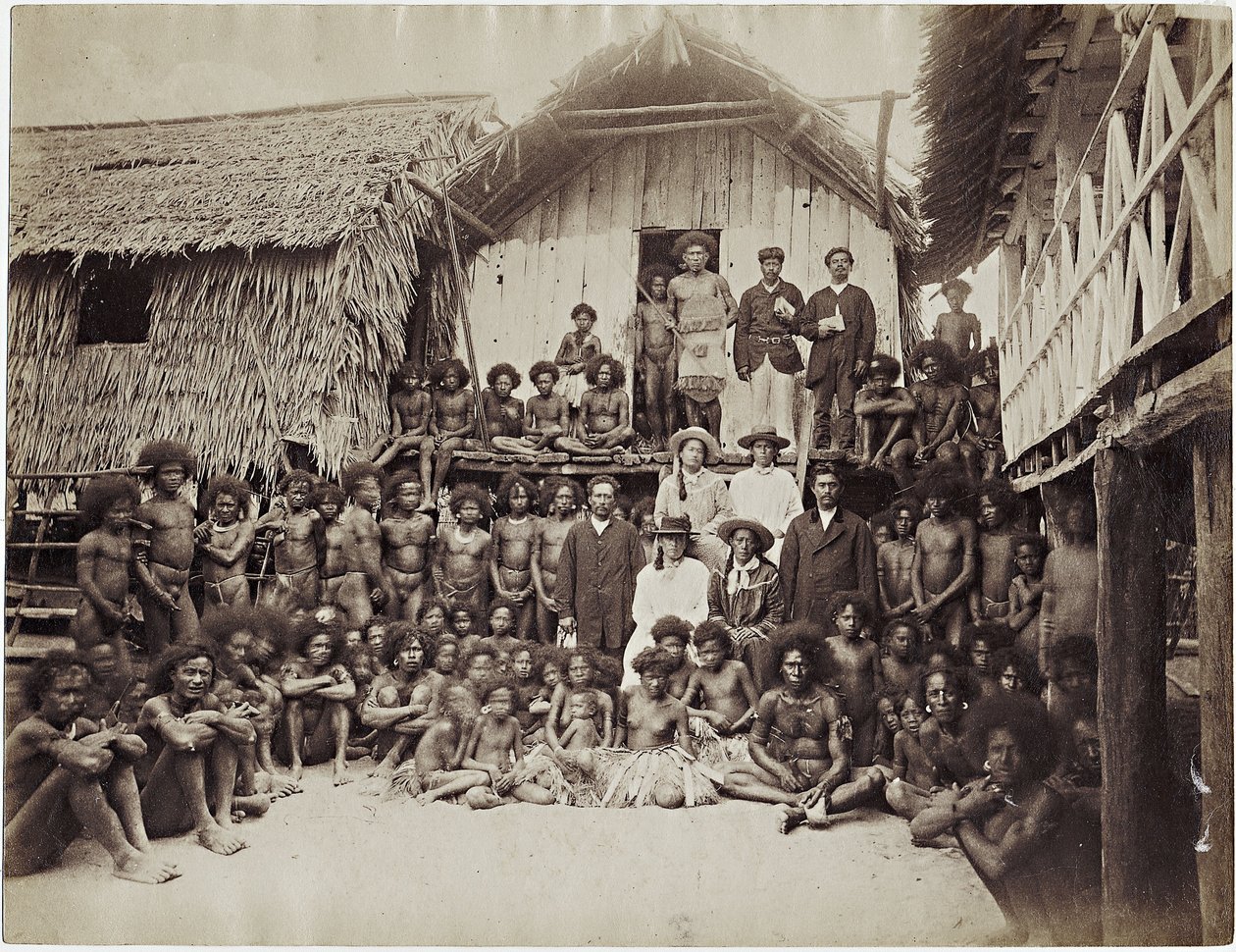 मिशन हाउस परिमाता, सुगंध, न्यू गिनी, 1885 (एल्बम प्रिंट) द्वारा जॉन डब्ल्यू लिंड्ट