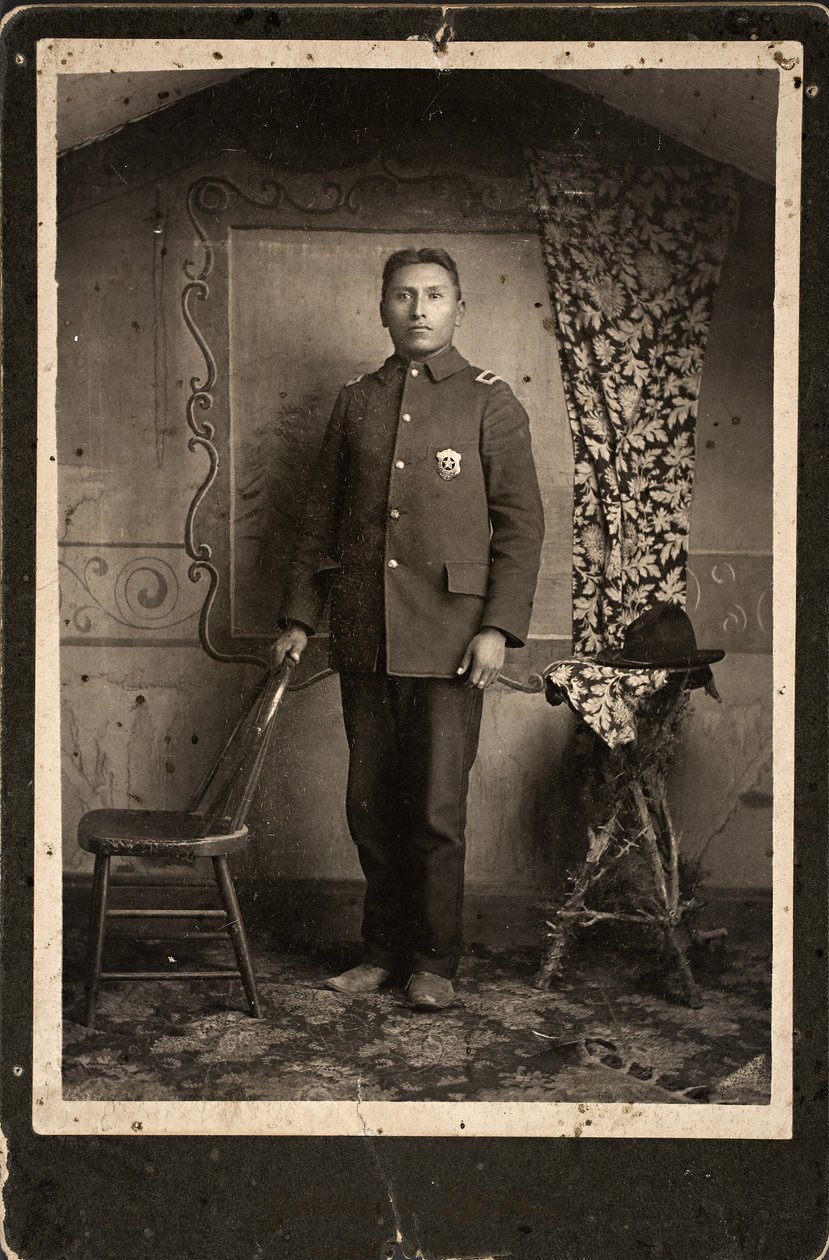 जॉन हिंशाका, चेरी क्रीक, दक्षिण डकोटा, 1890 (एल्बम प्रिंट) द्वारा जॉनसन ब्रदर्स