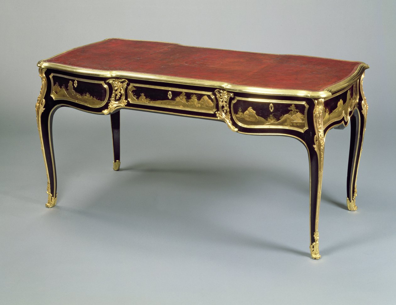 लुईस XV ब्यूरो प्लाट, c.1775 (लकदक, लकड़ी की लकड़ी) द्वारा जोसेफ बुमहौअर