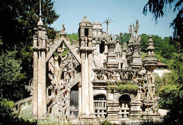 द आइडियल पैलेस, 1879-1912 में बनाया गया था द्वारा जोसेफ फर्डिनेंड शेवल