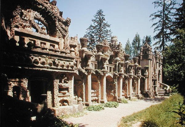 द आइडियल पैलेस, 1879-1912 में बनाया गया था द्वारा जोसेफ फर्डिनेंड शेवल