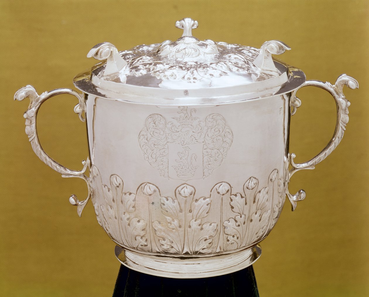 दो-हाथ कप और कवर, c.1695 (चांदी) द्वारा ज्यूरियन ब्लांक