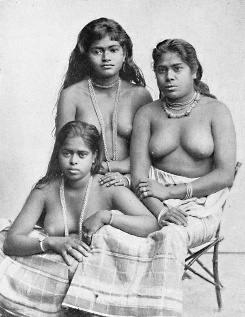 दक्कन की तीन तमिल लड़कियां, 1902 द्वारा कार्ल हेगनबेक