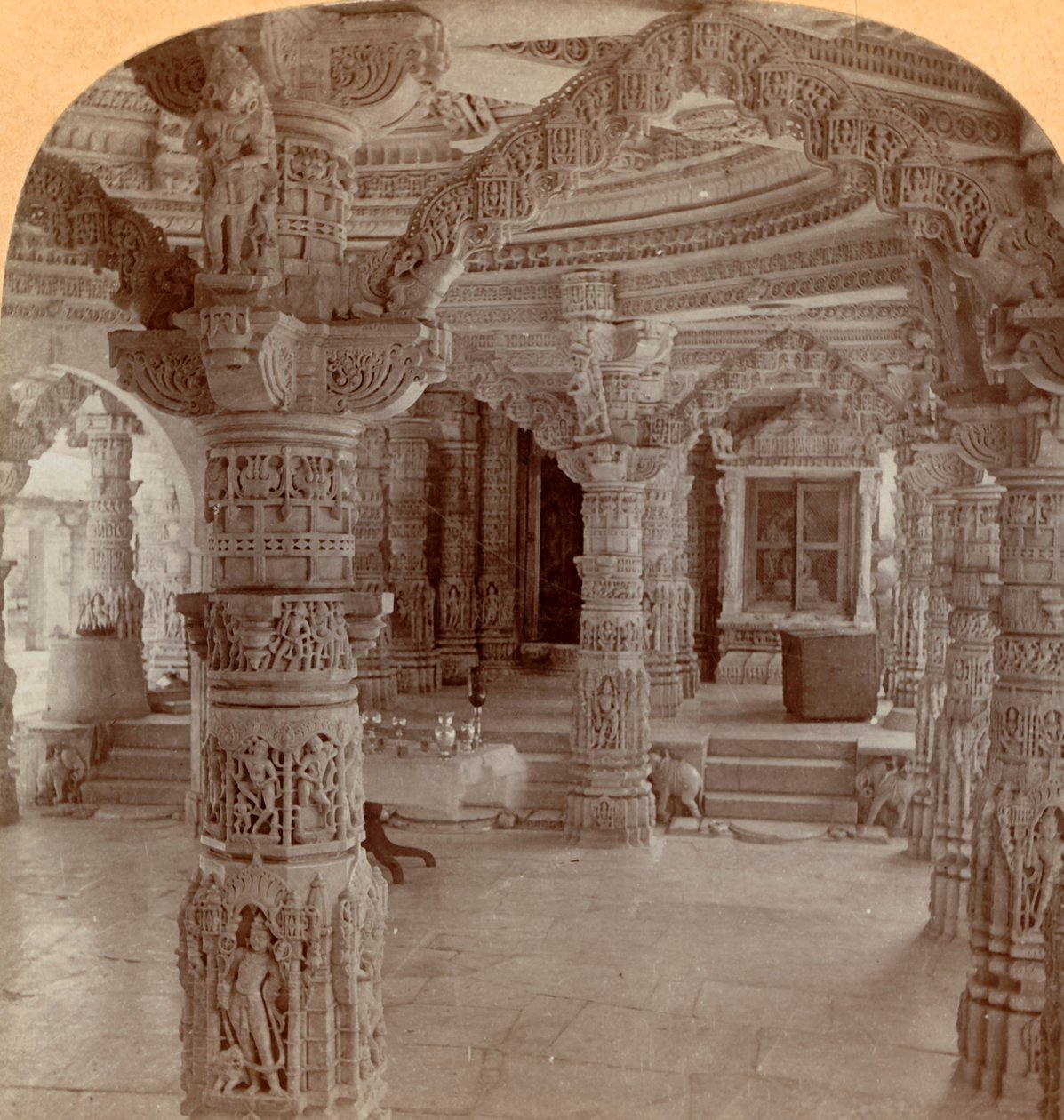आंतरिक, दिलवाड़ा मंदिर, माउंट आबू, भारत, 1901। द्वारा कीस्टोन व्यू कंपनी