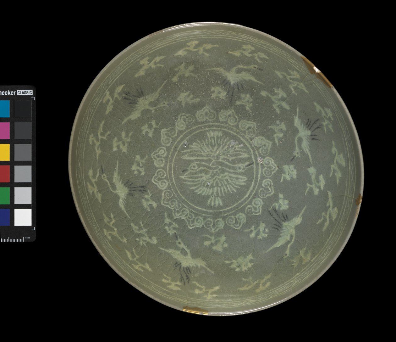 क्रेन और बादलों के साथ बाउल, c.1150-1200 (celadon- चमकता हुआ पत्थर का पात्र) द्वारा कोरियाई स्कूल